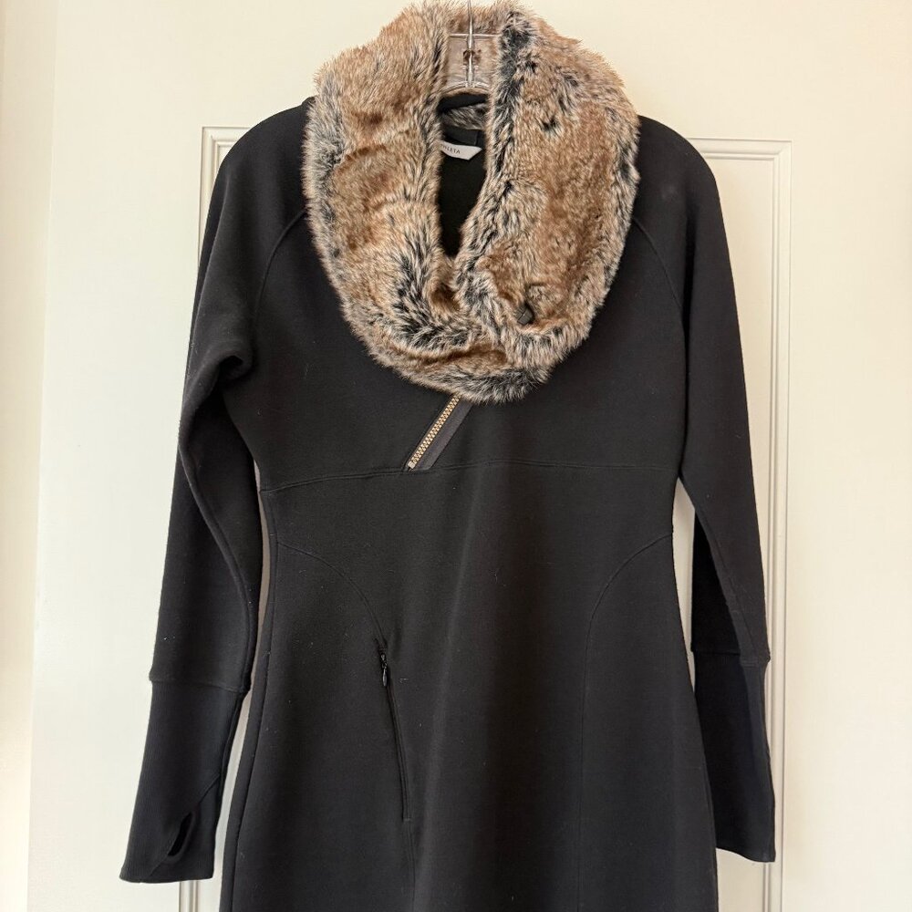 CLASSIC BLACK ATHLETA DRESS with REMOVABLE FAUX FUR TRIM, Size SP